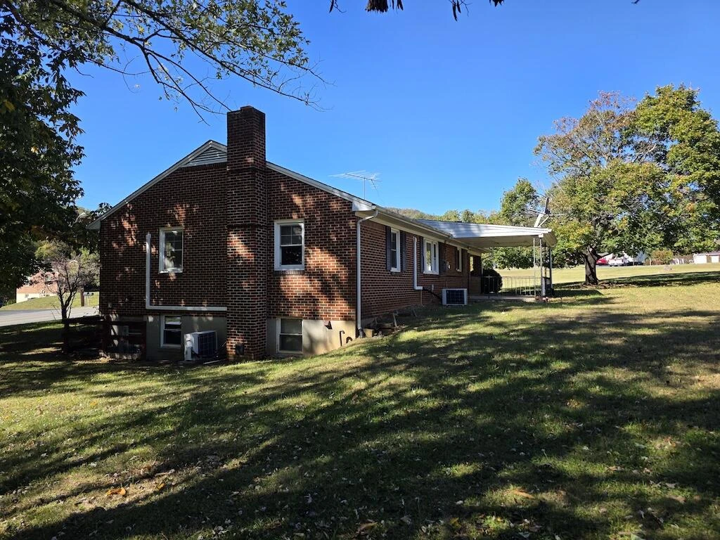 540 Bernard RD - Photo 9