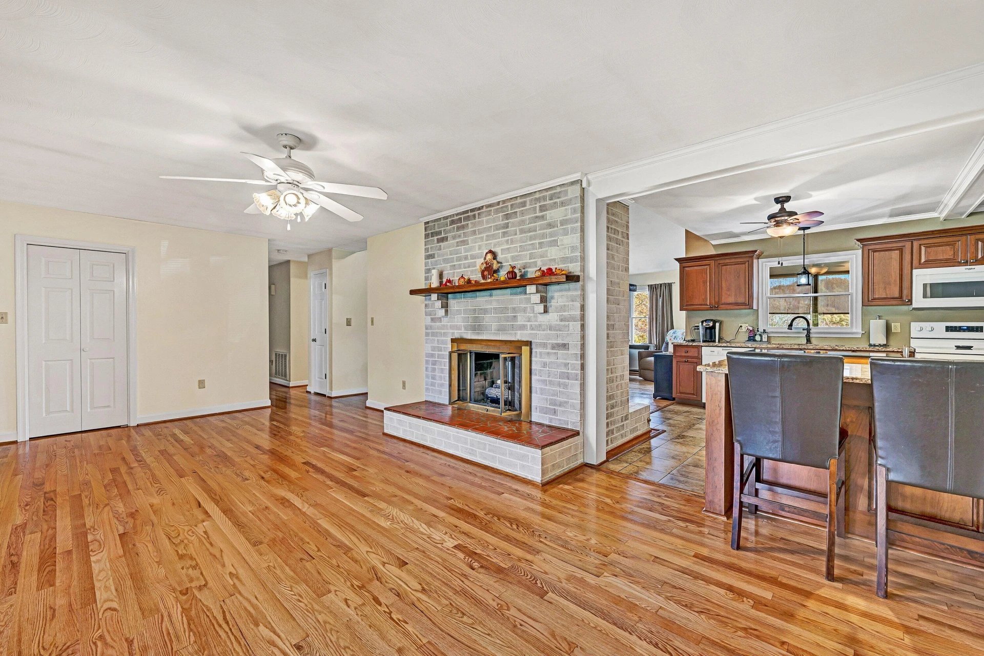 2228 Thomason LN - Photo 12