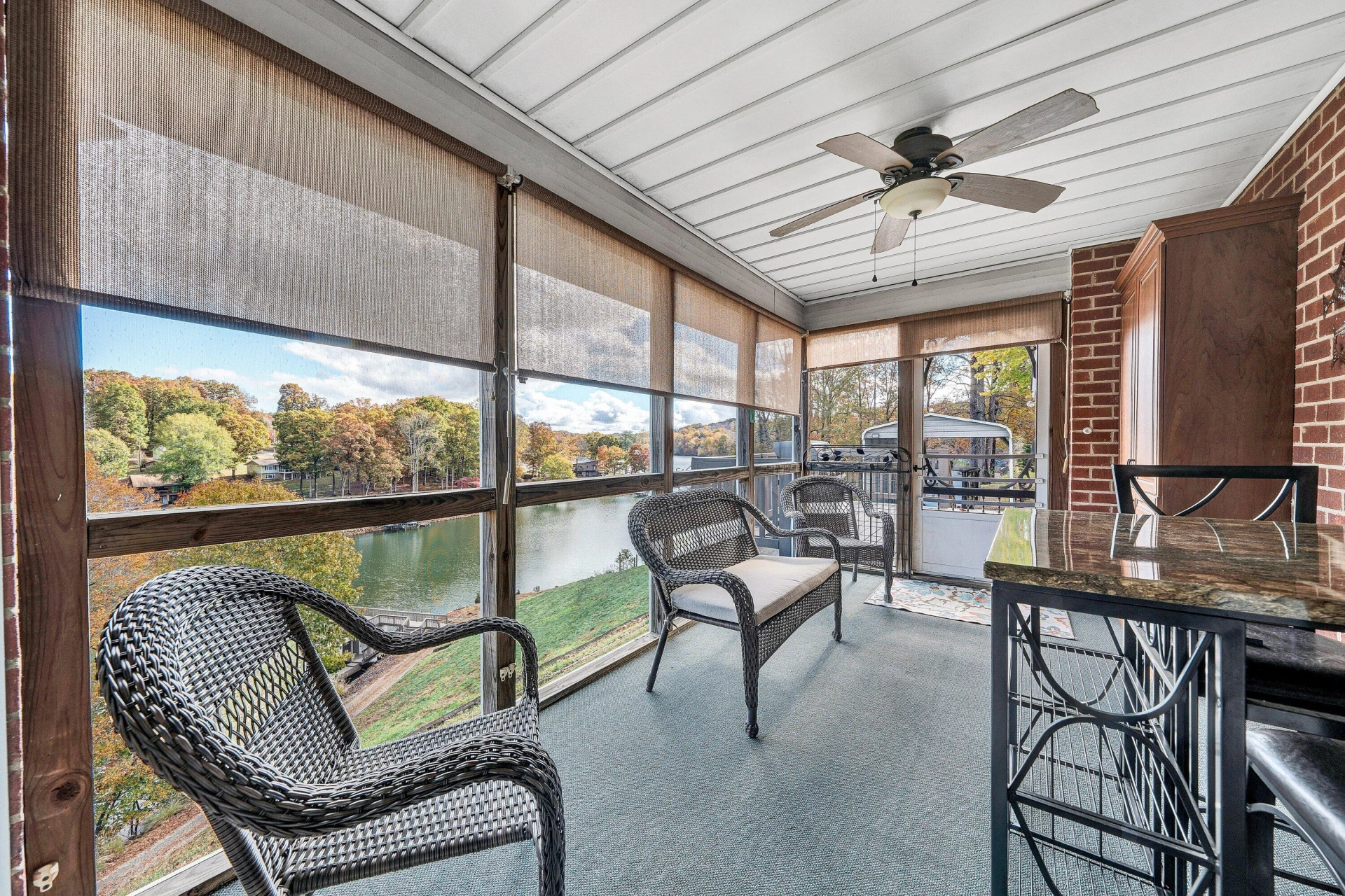 2228 Thomason LN - Photo 29