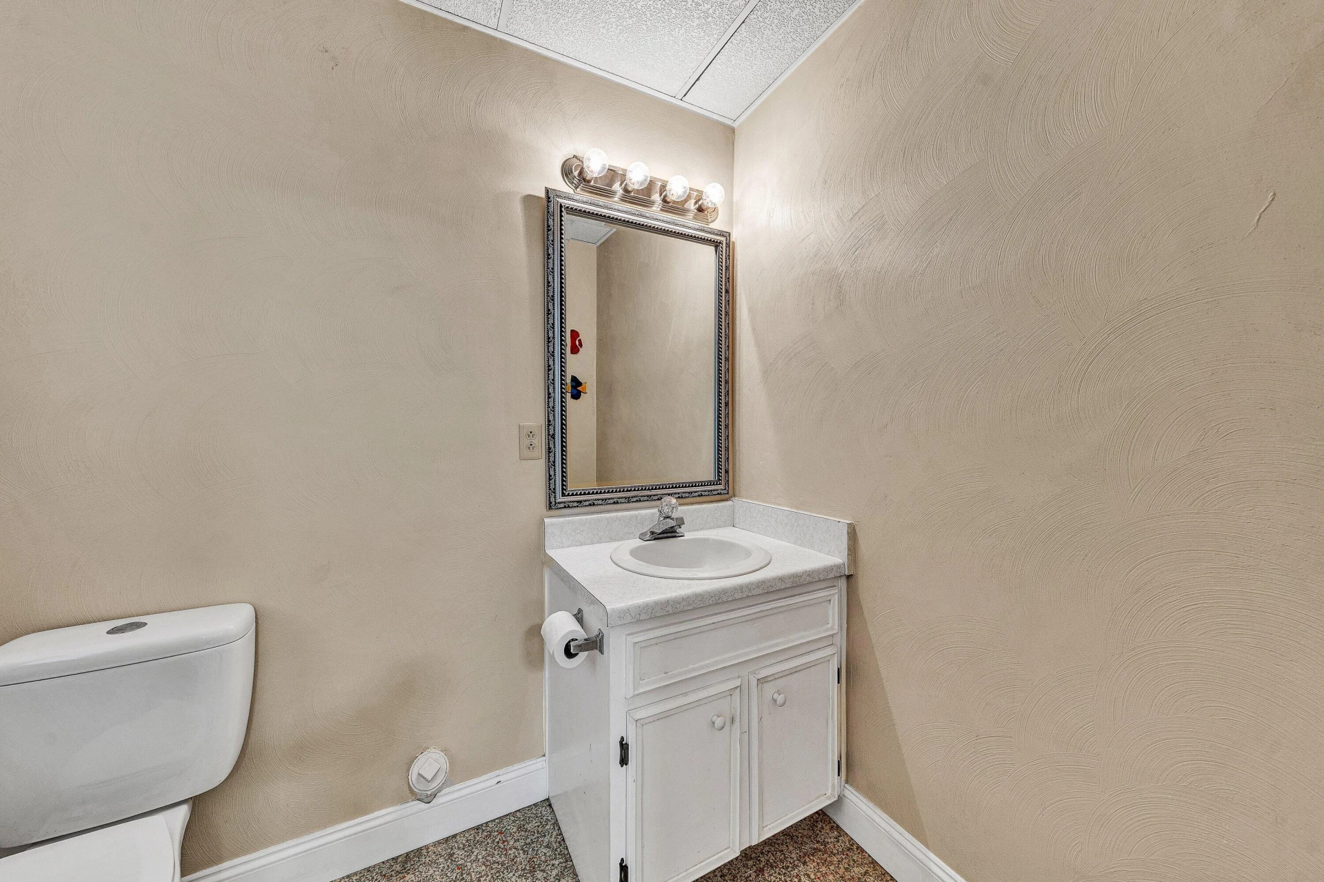 2228 Thomason LN - Photo 52