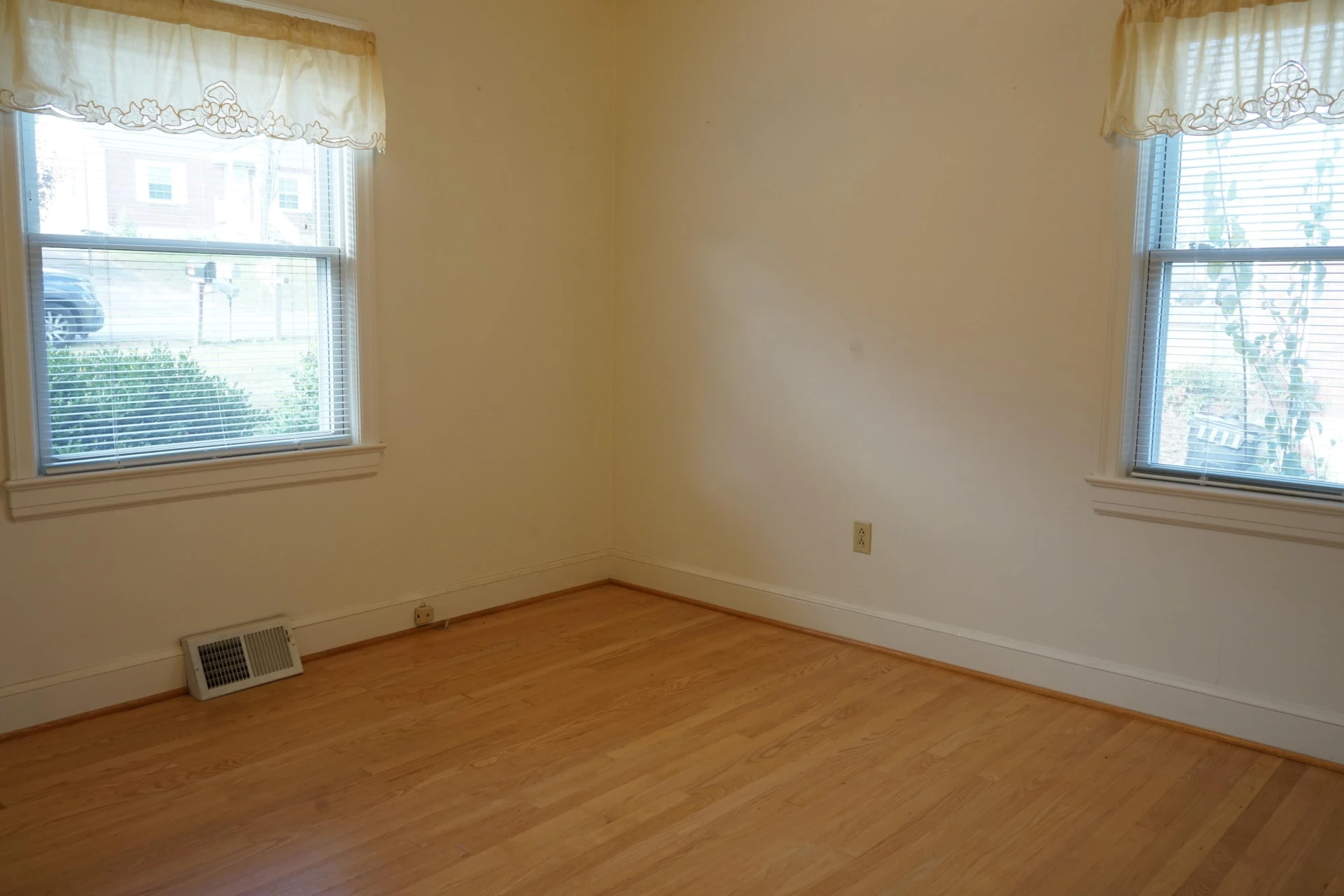 3652 Martinell AVE - Photo 16