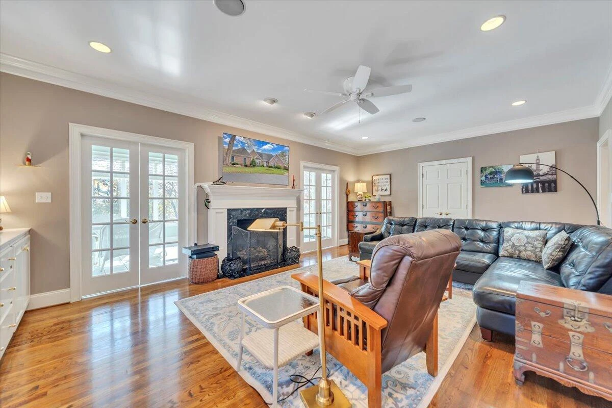 715 Rockland RD - Photo 28