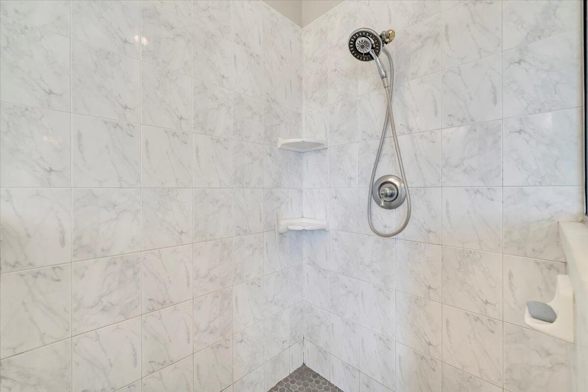 715 Rockland RD - Photo 45