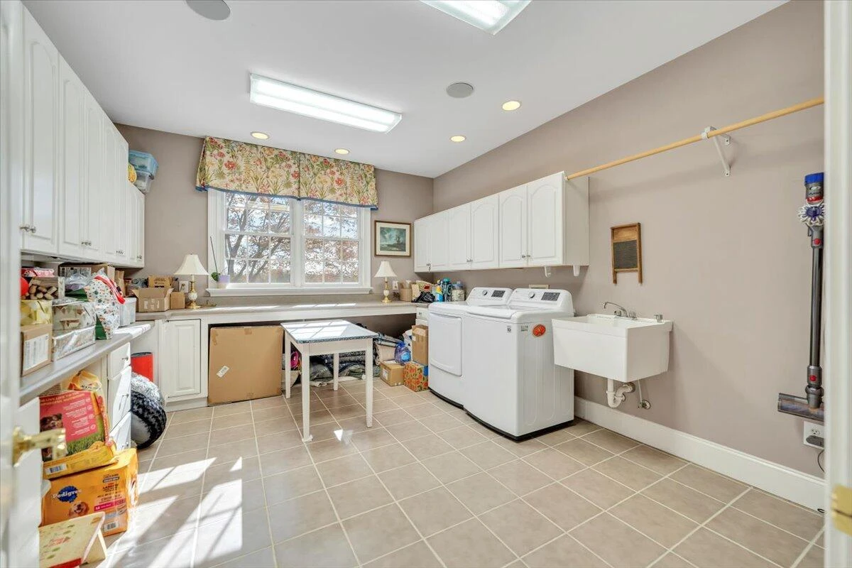 715 Rockland RD - Photo 51