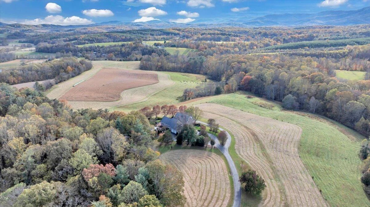 715 Rockland RD - Photo 95