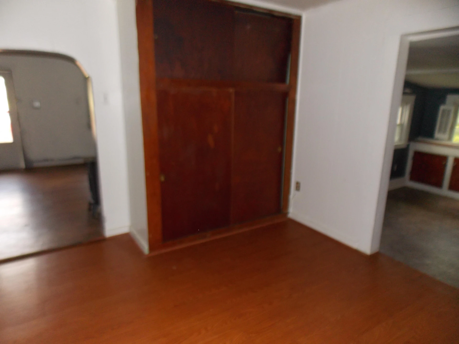 304 W Burwell ST - Photo 11