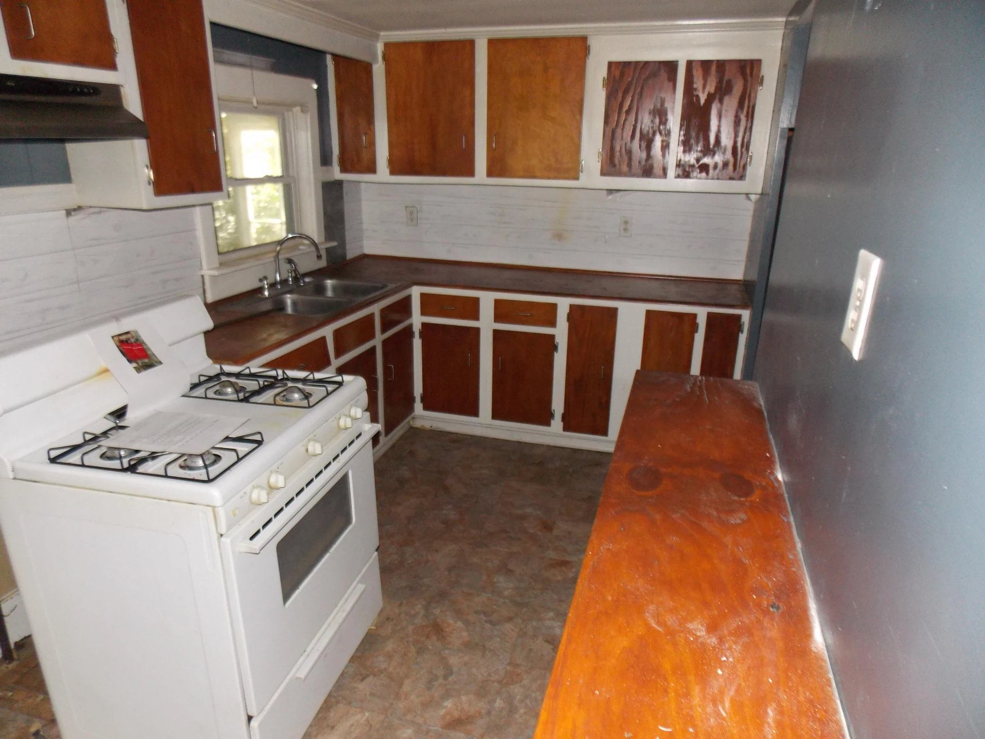 304 W Burwell ST - Photo 13
