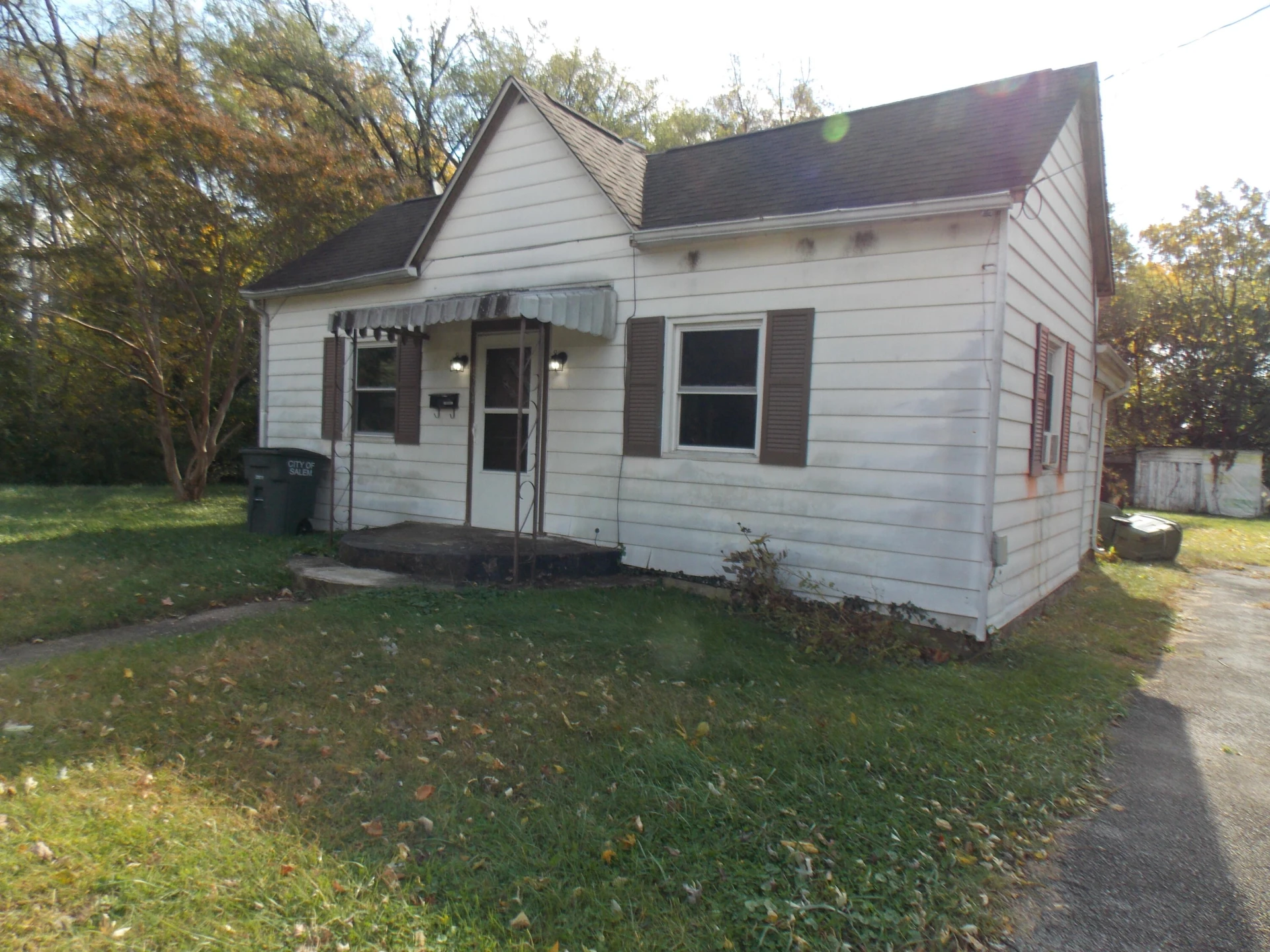 304 W Burwell ST - Photo 2