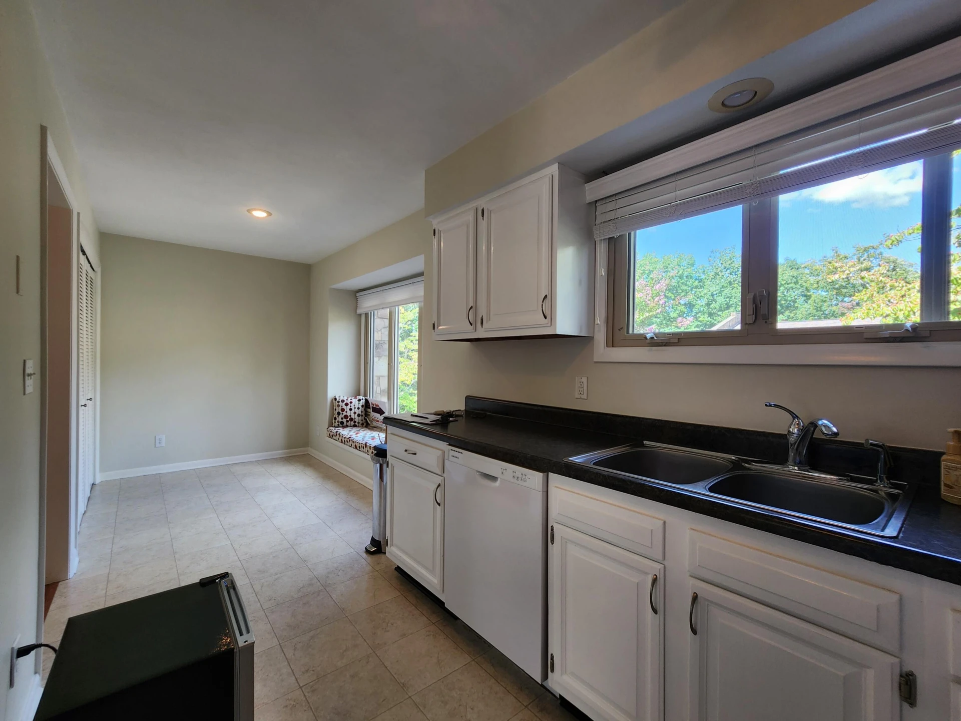 3556 Londonderry LN - Photo 11