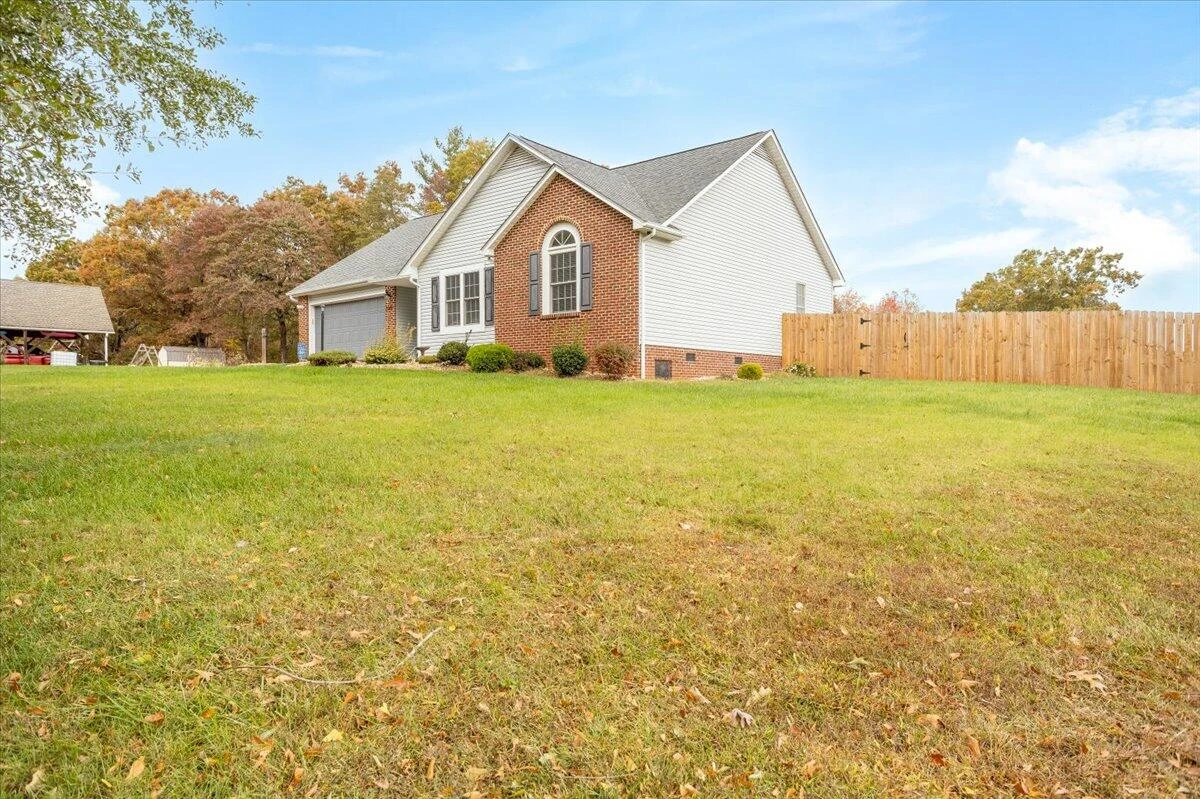 260 Leaning Oak RD - Photo 2