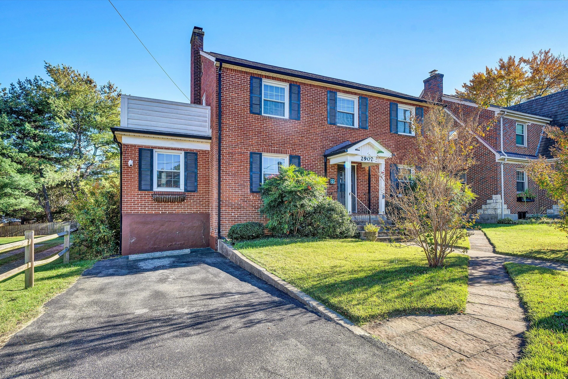 2907 Huntington BLVD NW - Photo 2