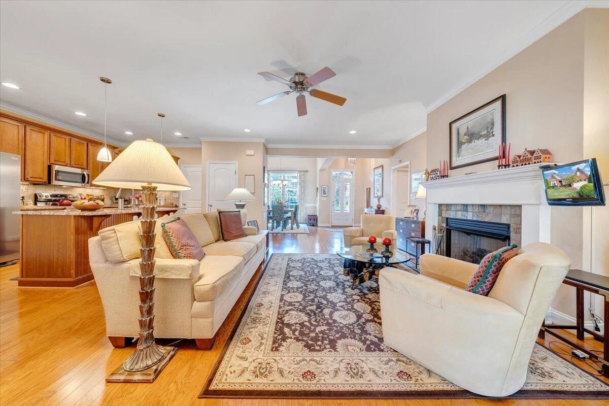 421 DEER RUN CIR - Photo 10