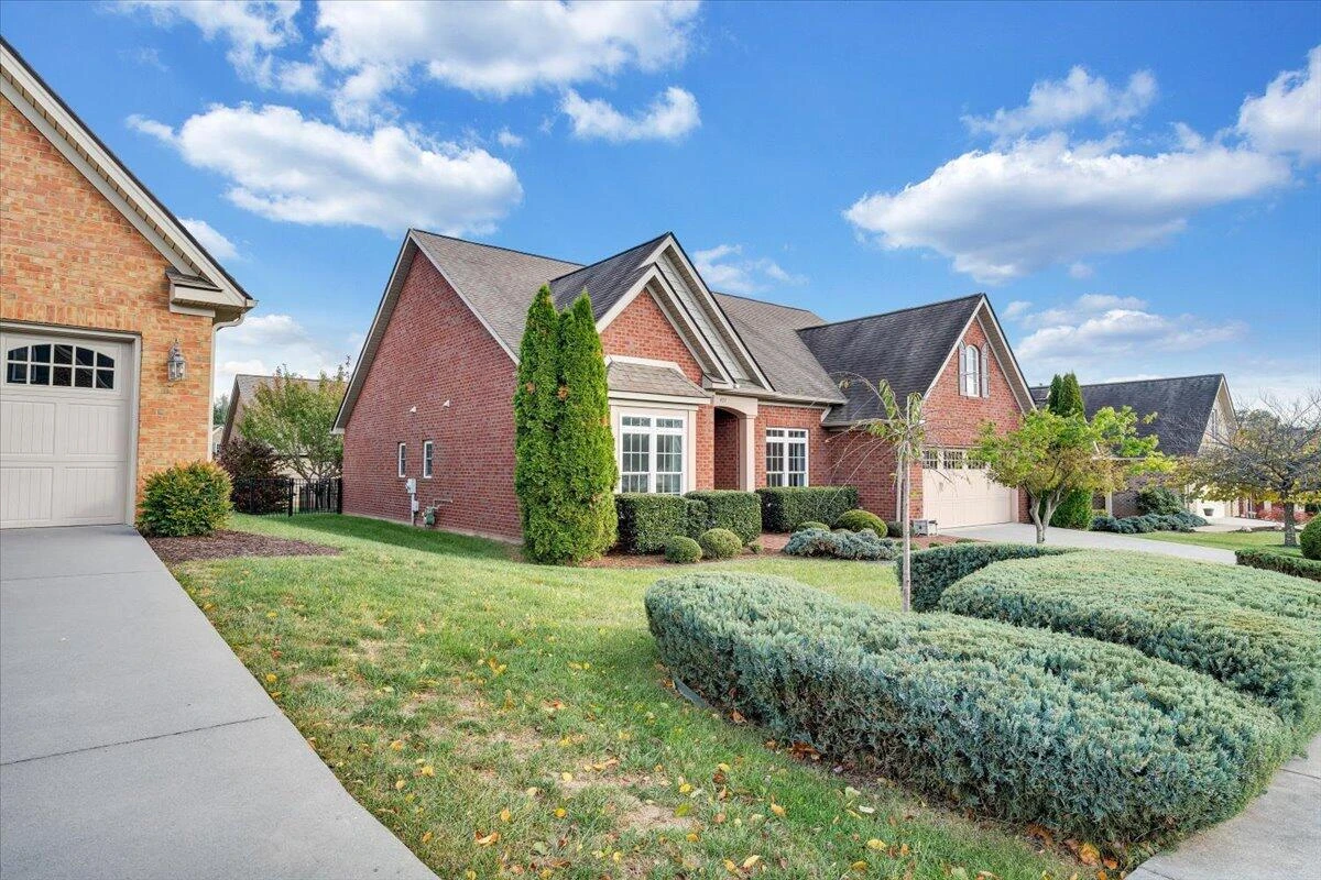 421 DEER RUN CIR - Photo 38