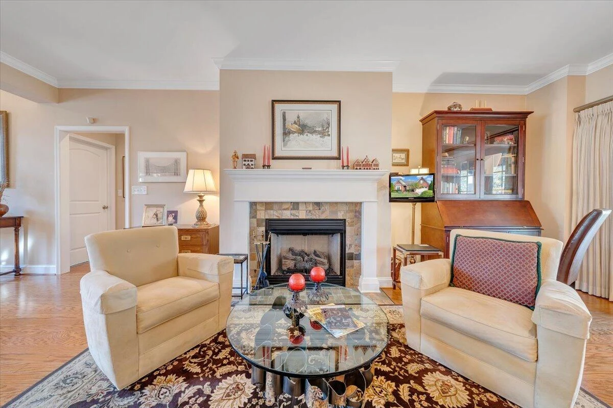 421 DEER RUN CIR - Photo 8