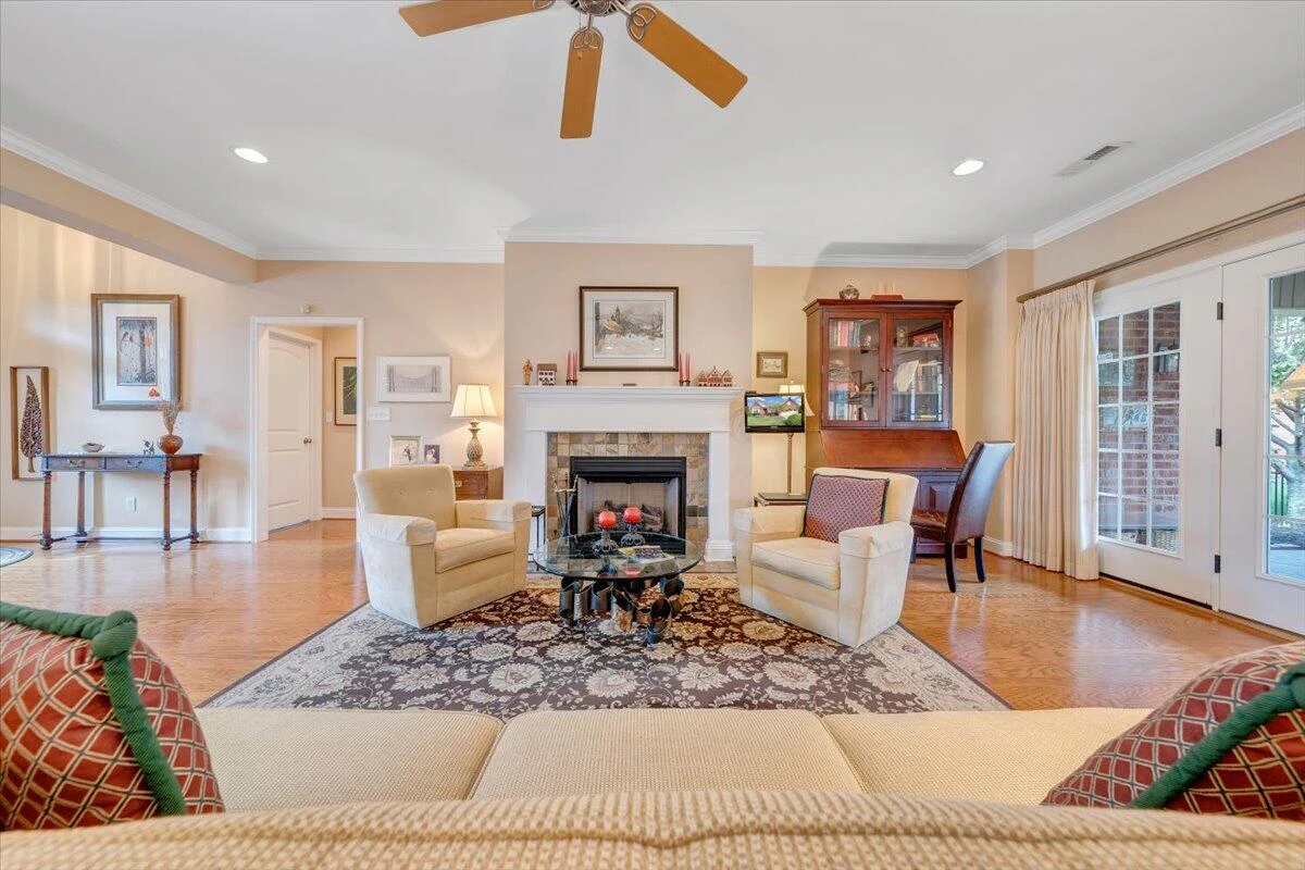 421 DEER RUN CIR - Photo 9