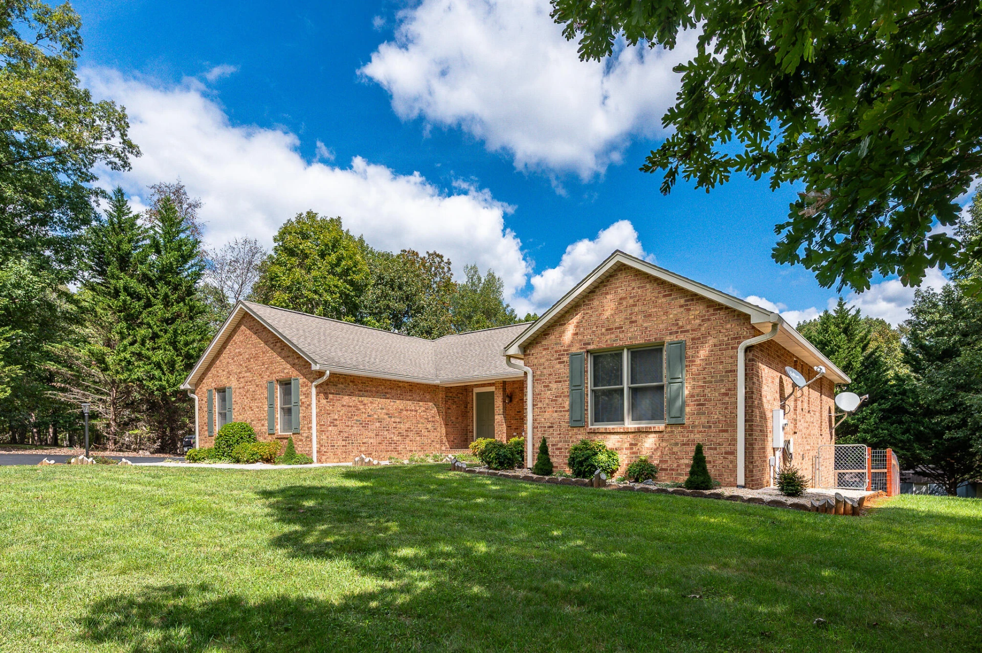 2120 Five Forks RD - Photo 2