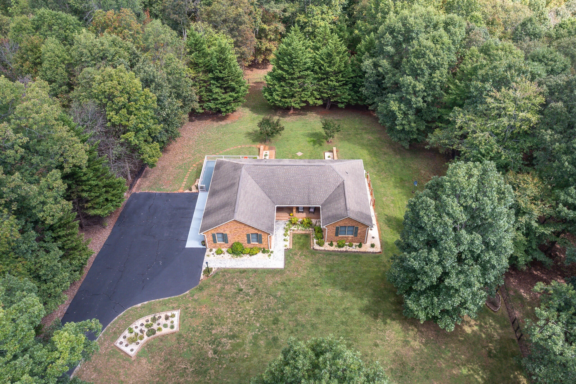 2120 Five Forks RD - Photo 4