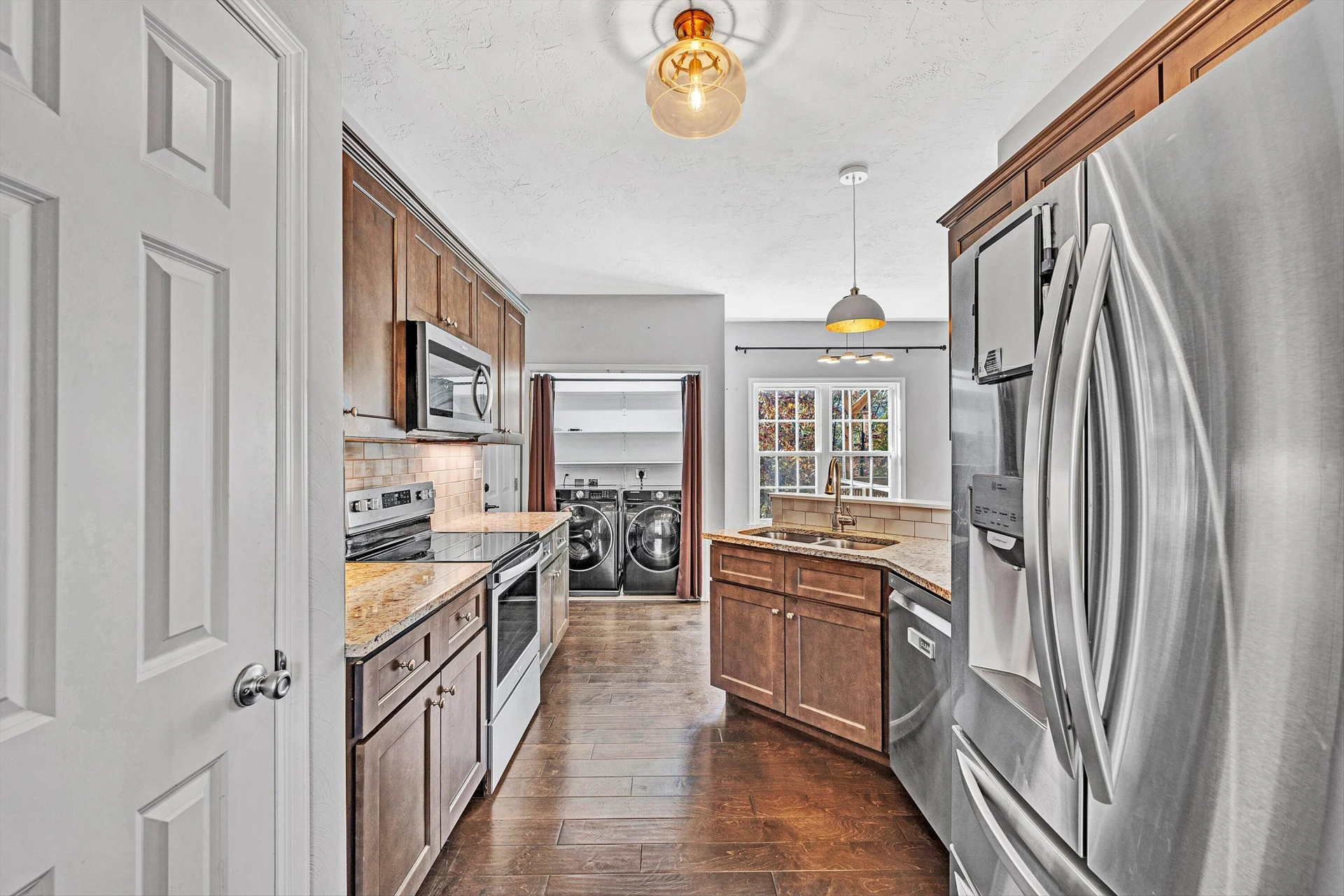 1404 Commonwealth DR - Photo 12