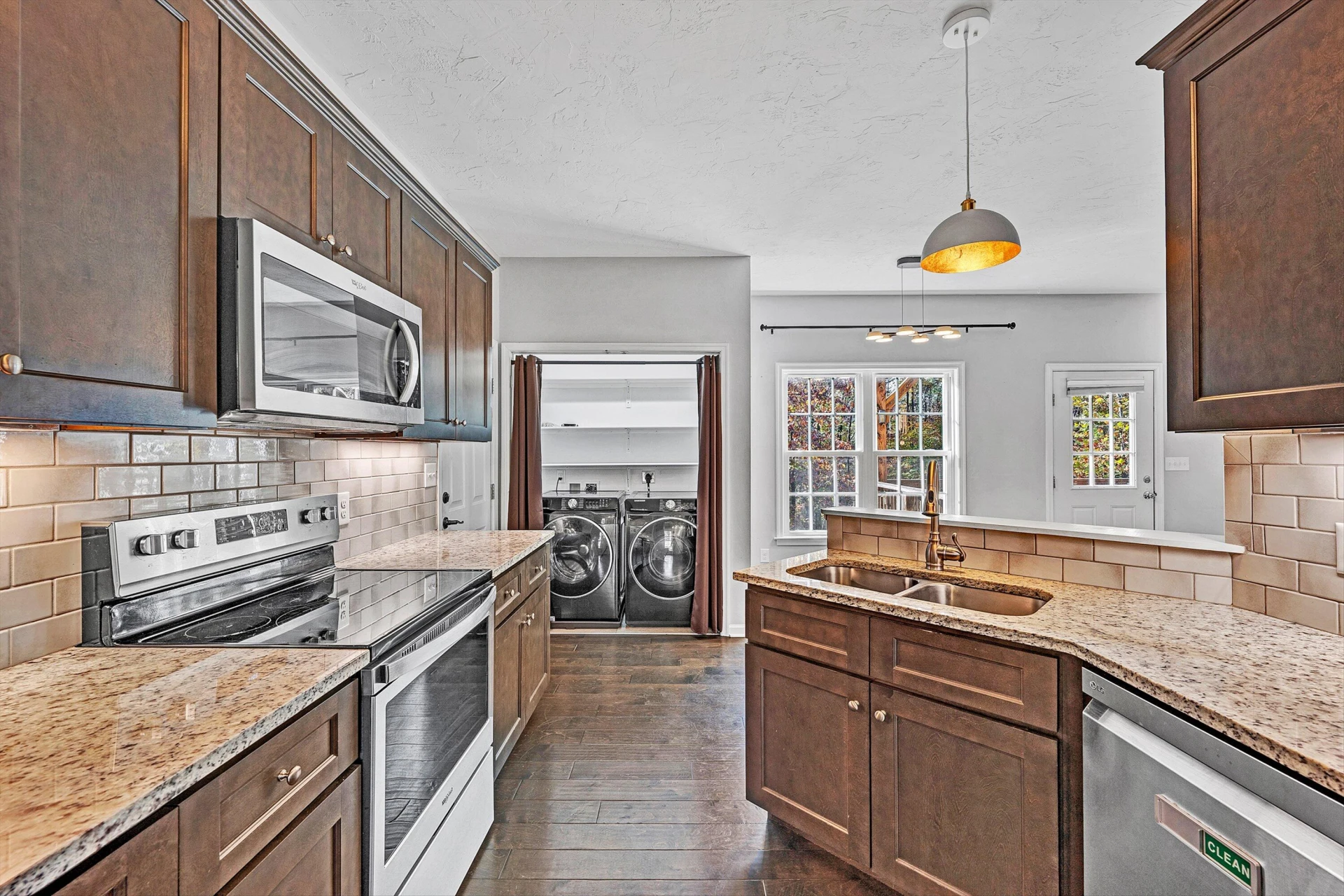 1404 Commonwealth DR - Photo 13