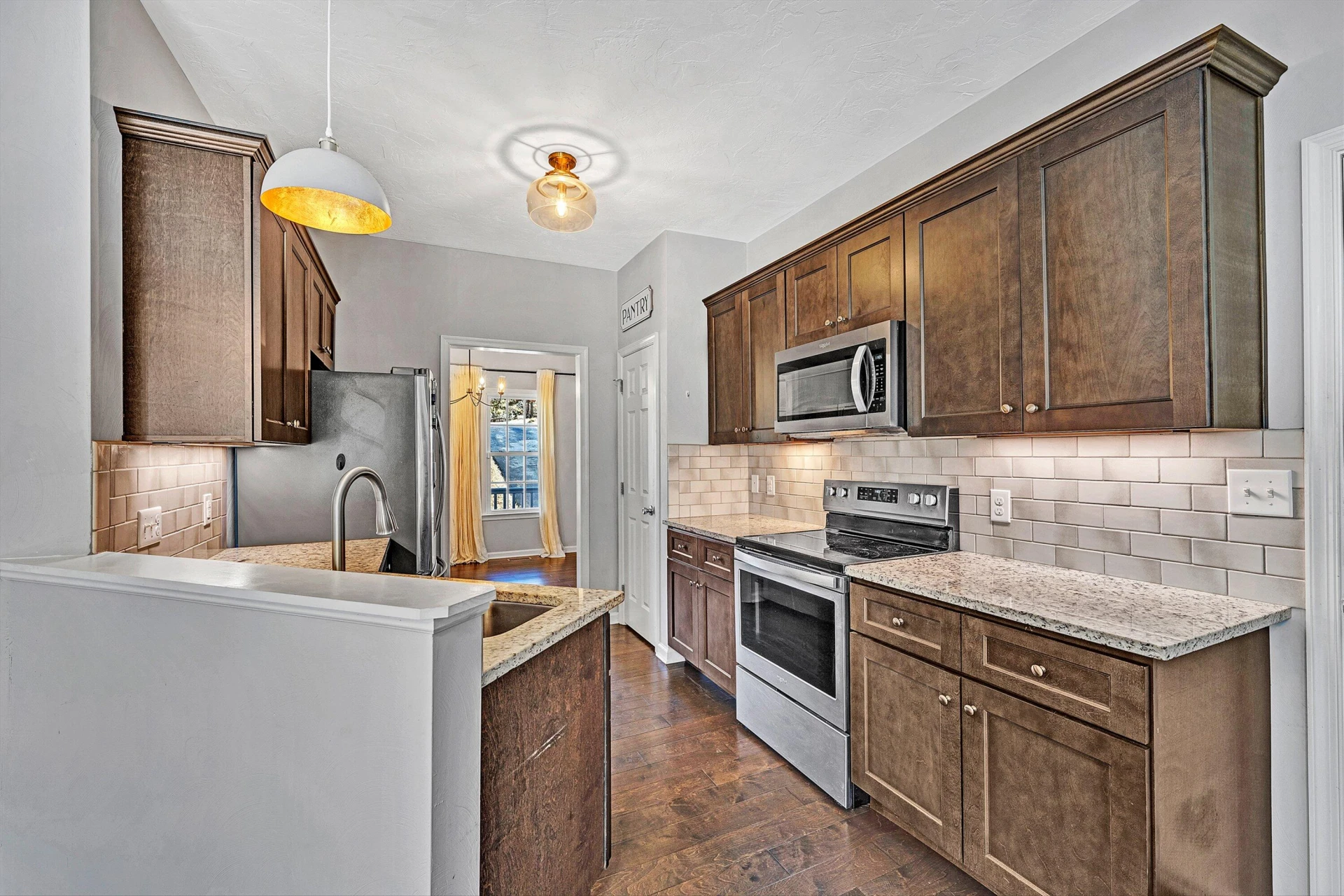 1404 Commonwealth DR - Photo 14