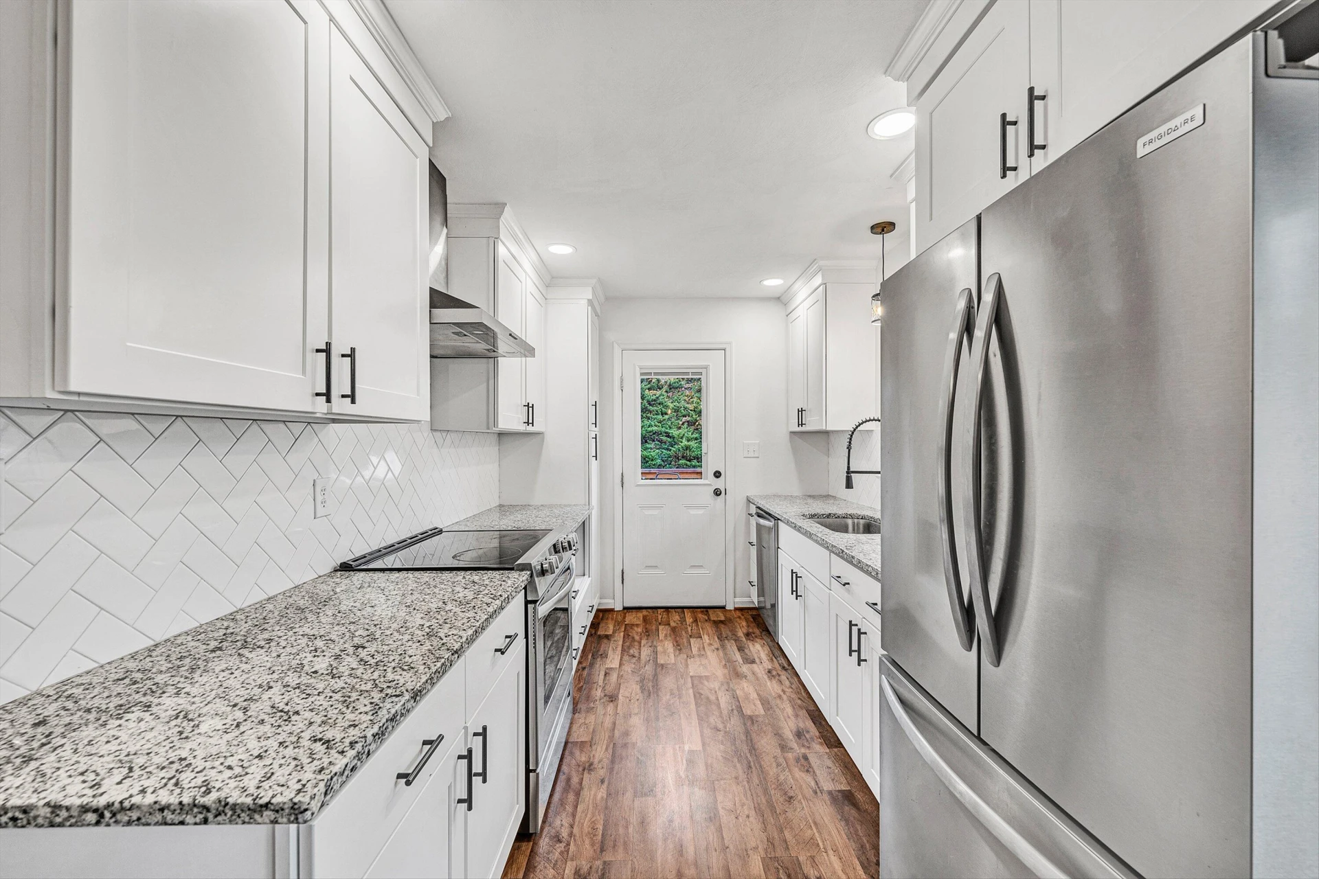 143 LENOX CIR - Photo 12