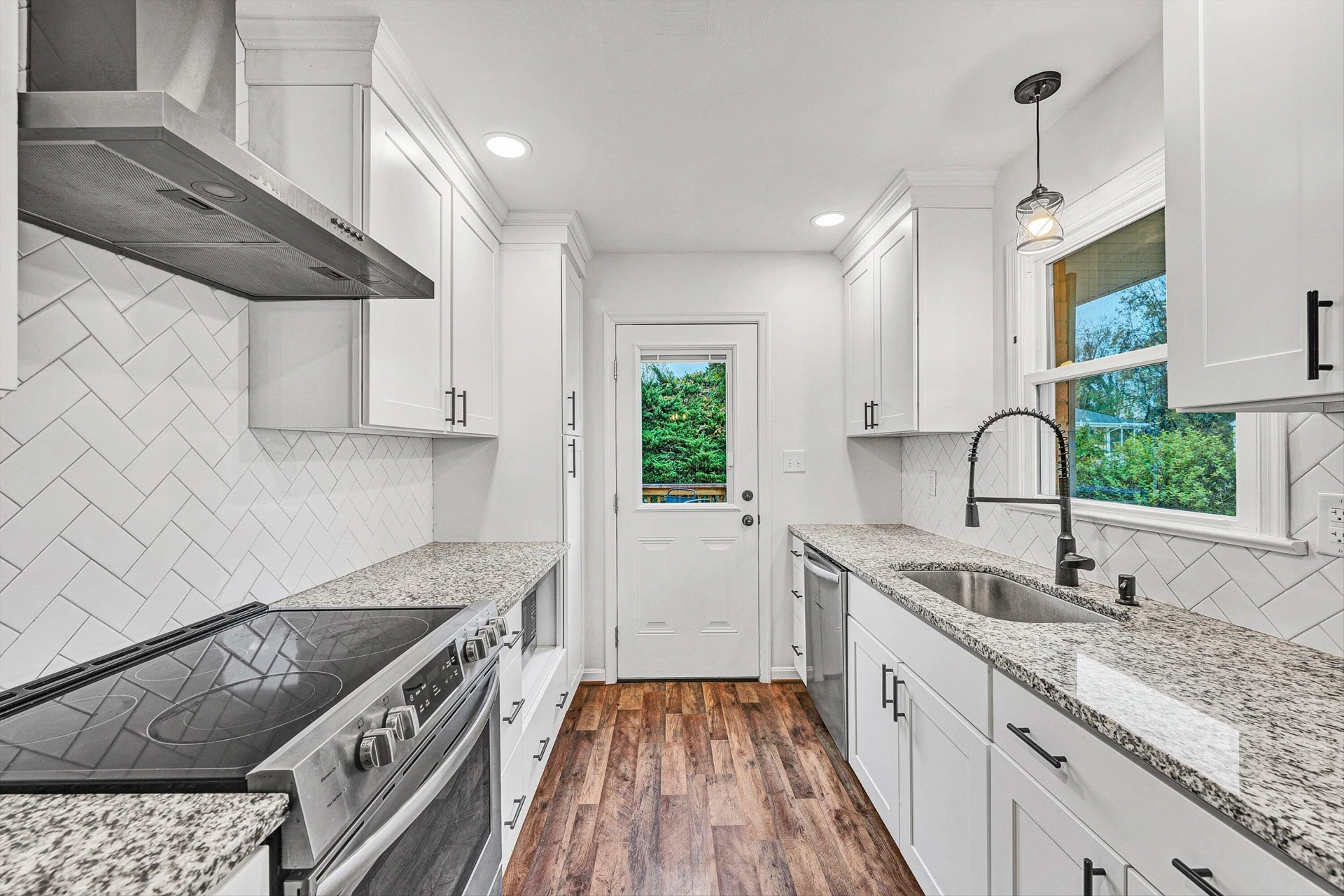 143 LENOX CIR - Photo 13