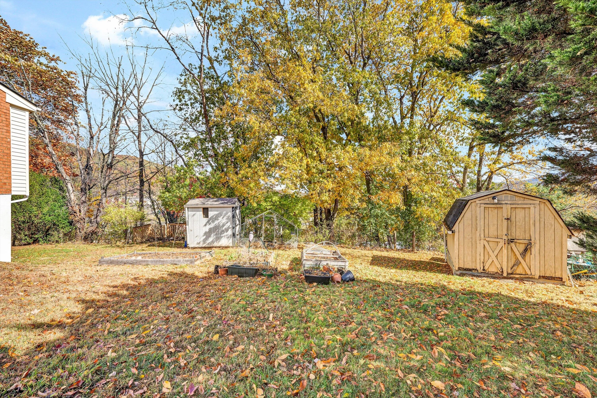 143 LENOX CIR - Photo 33