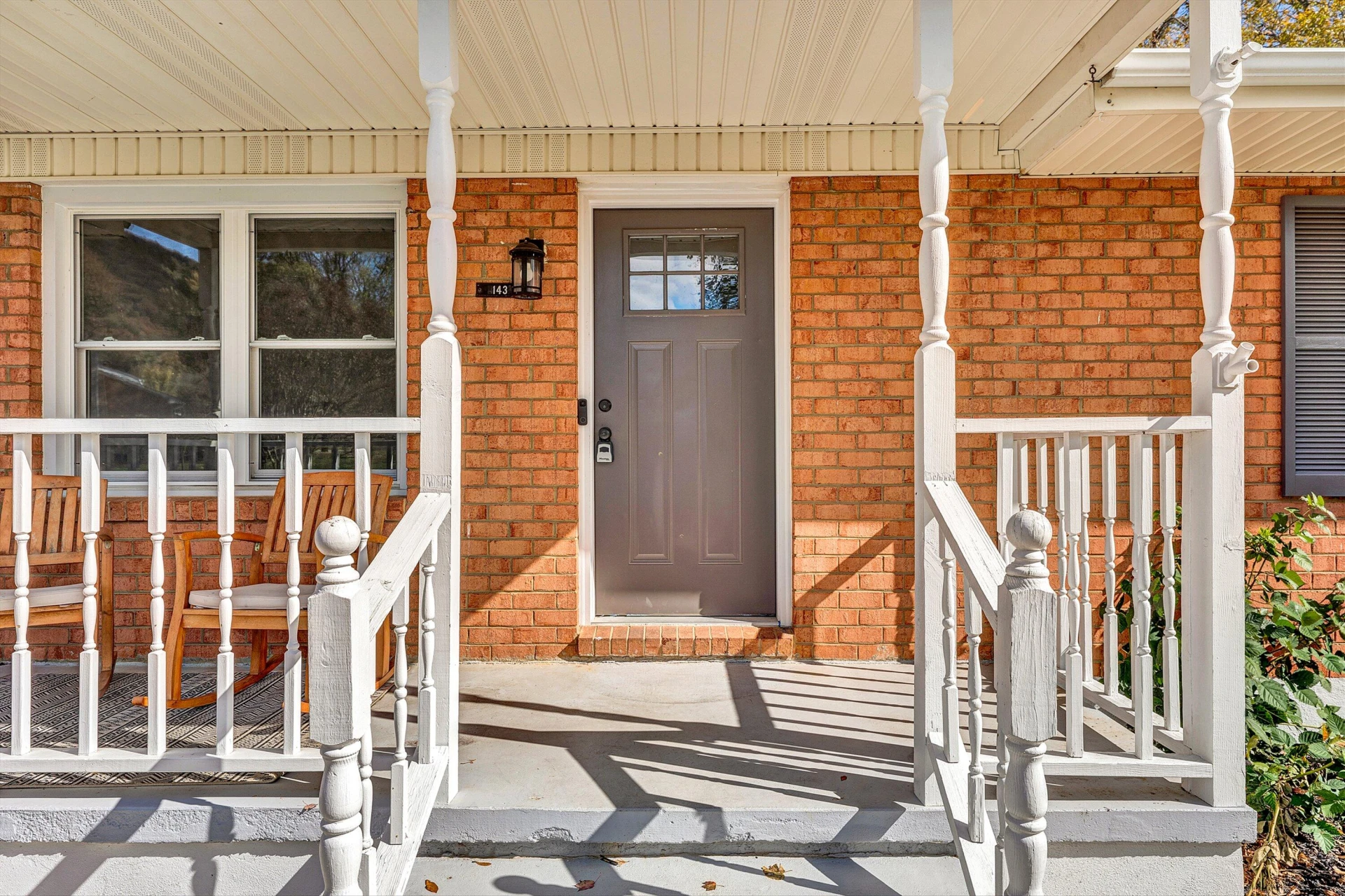 143 LENOX CIR - Photo 6