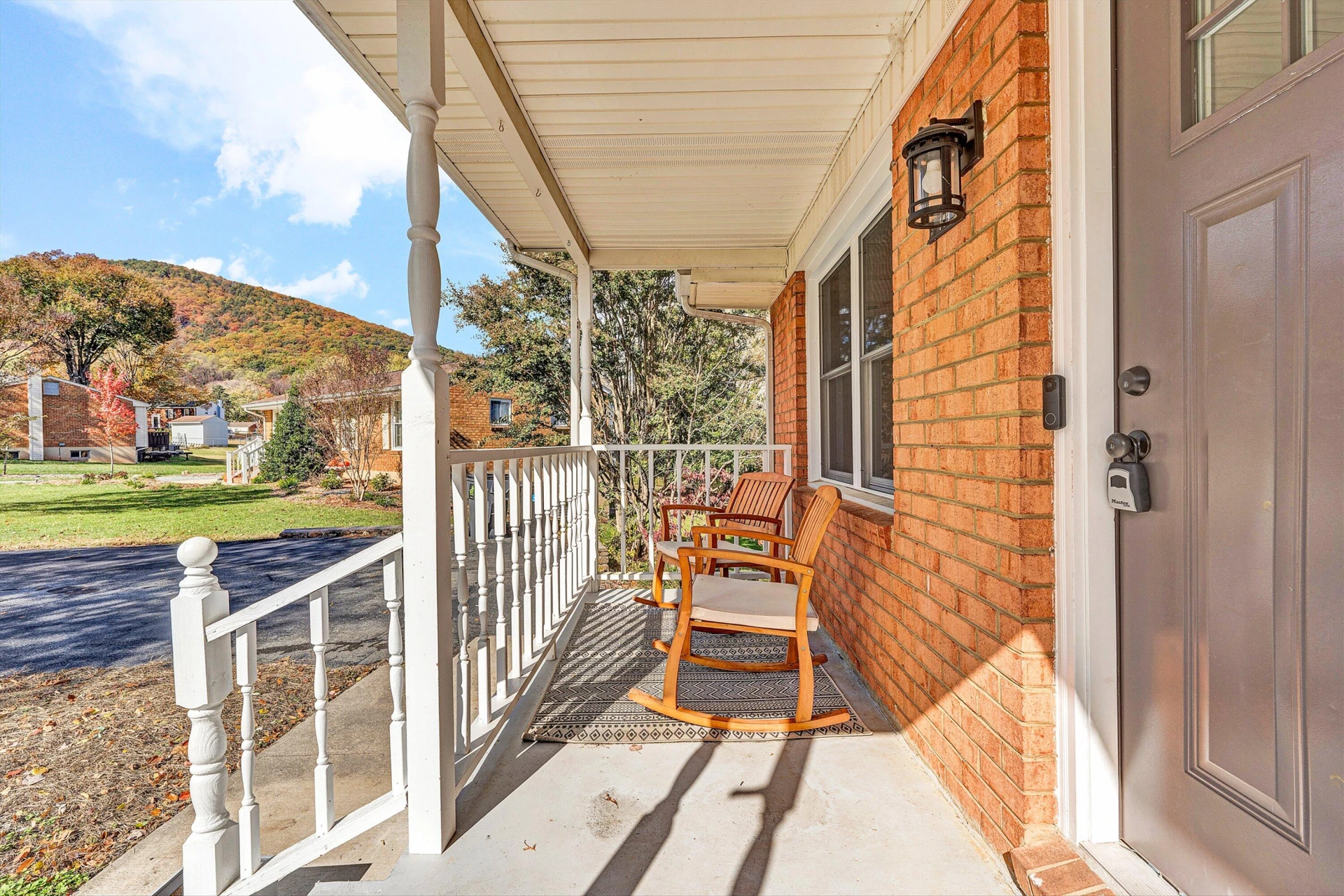143 LENOX CIR - Photo 7