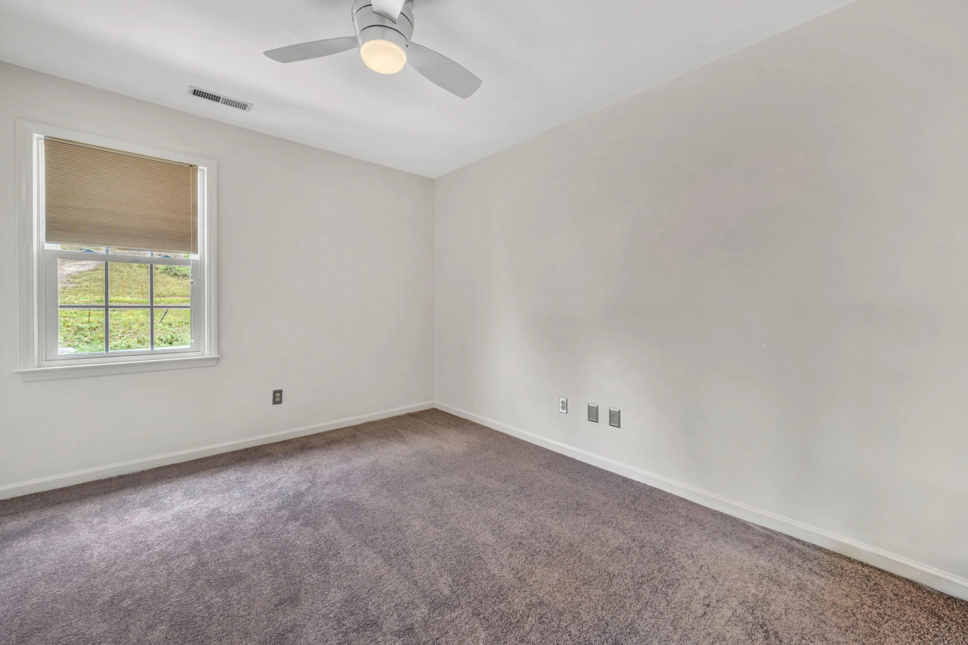 112 UPLAND DR - Photo 19