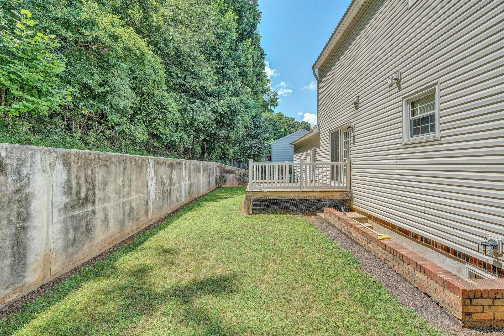 112 UPLAND DR - Photo 26