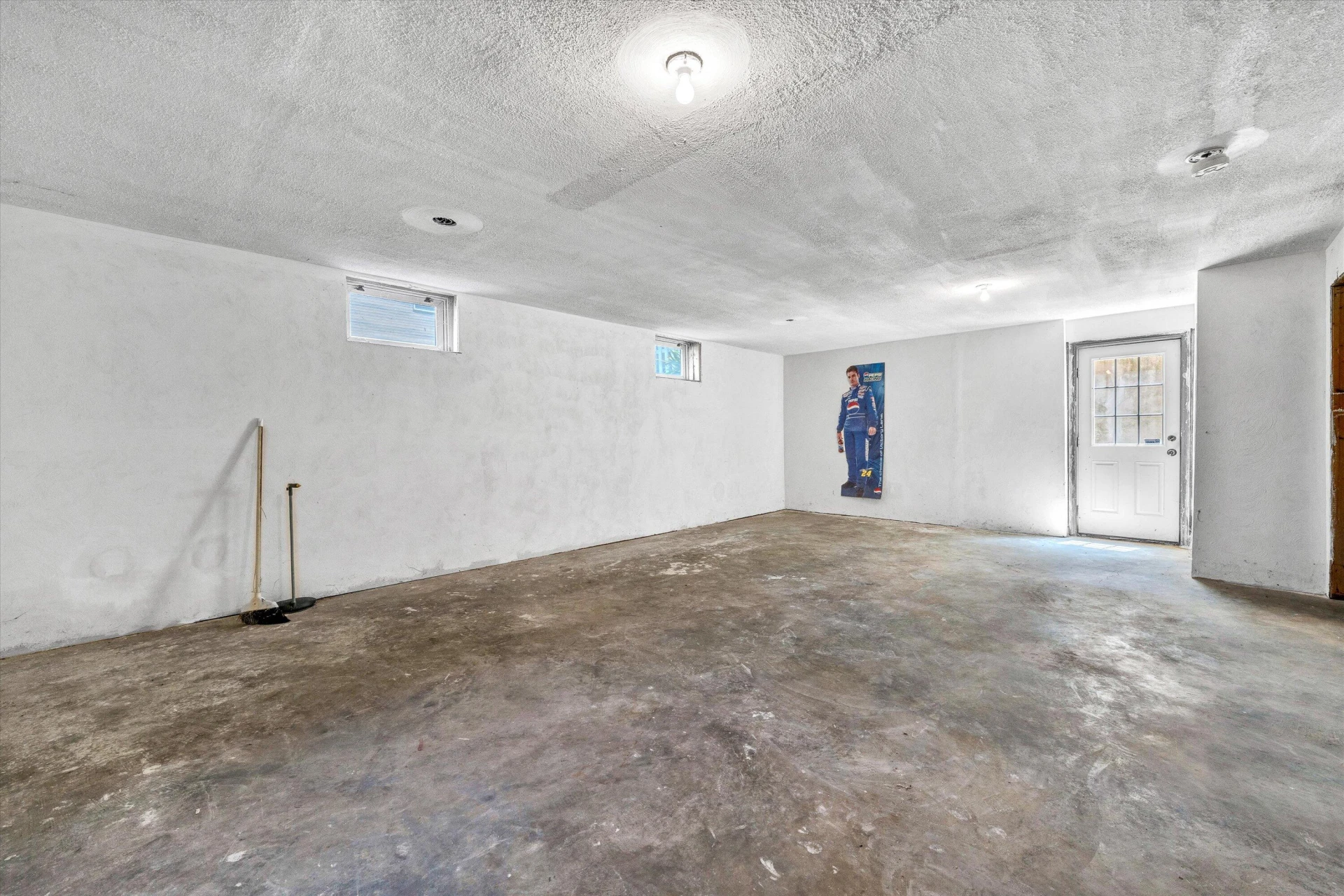 112 UPLAND DR - Photo 27