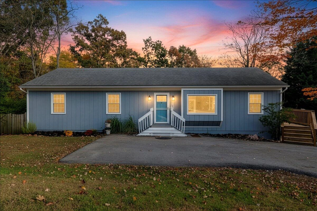 3234 Woodview RD