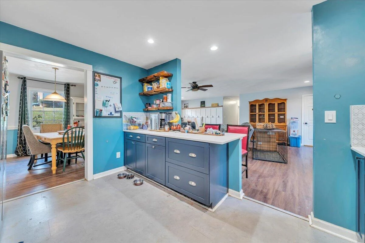 3234 Woodview RD - Photo 12