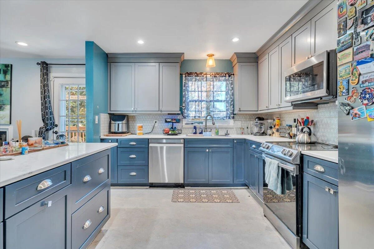 3234 Woodview RD - Photo 13