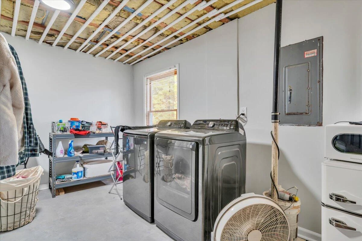 3234 Woodview RD - Photo 27