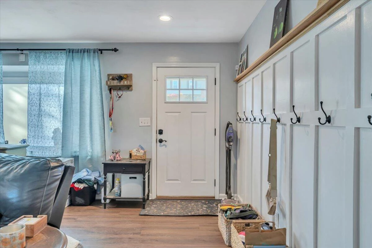 3234 Woodview RD - Photo 4