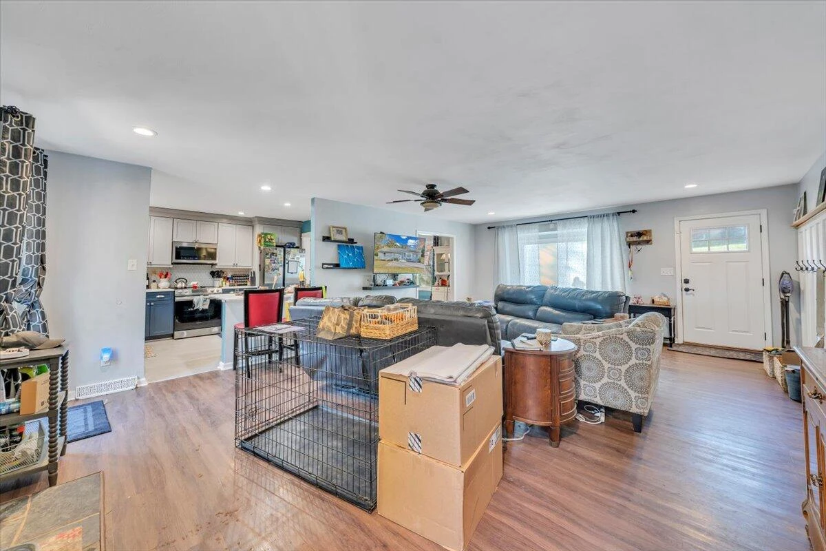 3234 Woodview RD - Photo 6