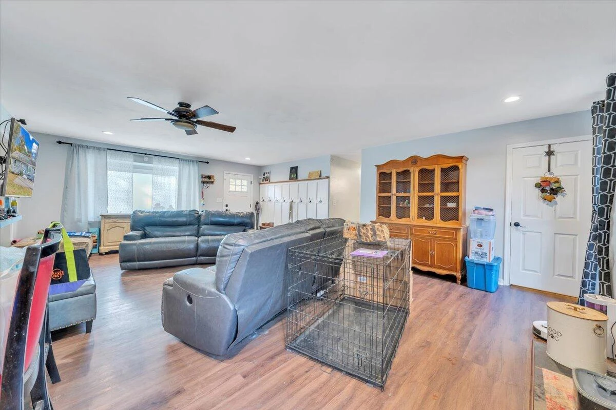 3234 Woodview RD - Photo 7
