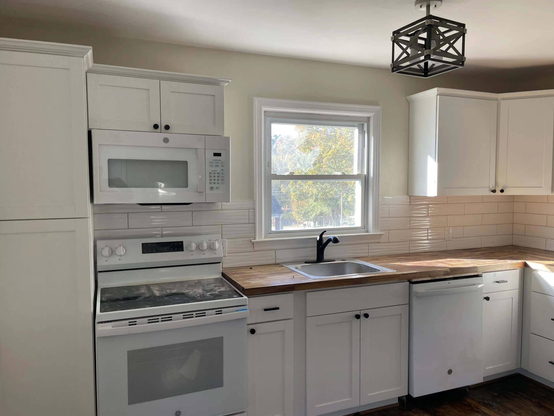 512 Parkdale DR - Photo 5