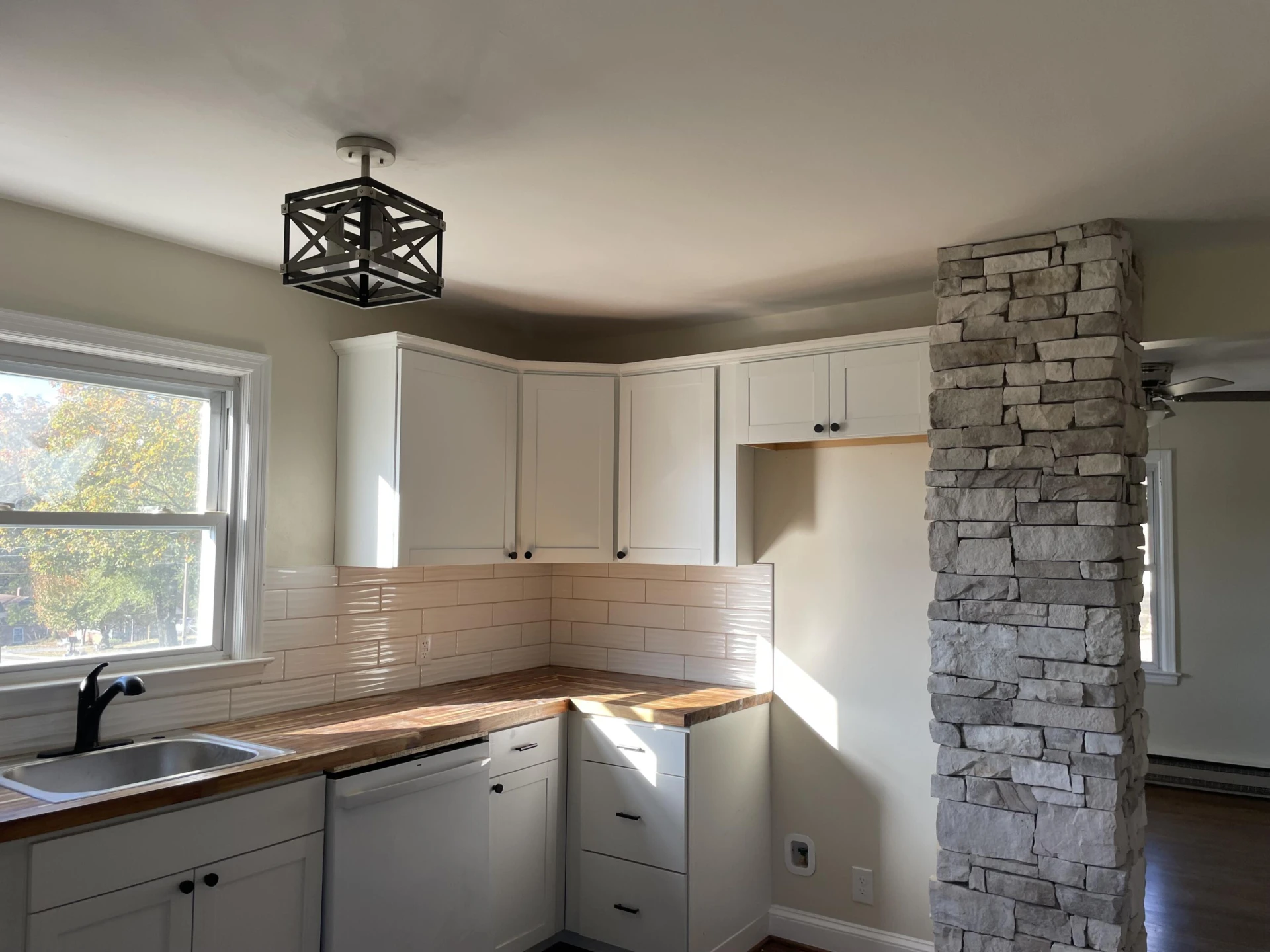 512 Parkdale DR - Photo 6