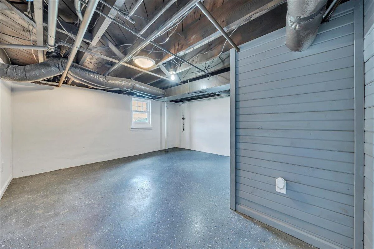 1043 Easton RD - Photo 32
