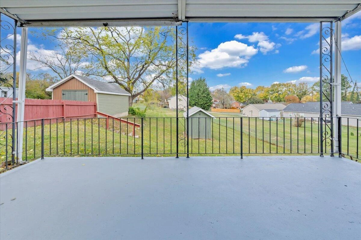 1043 Easton RD - Photo 37