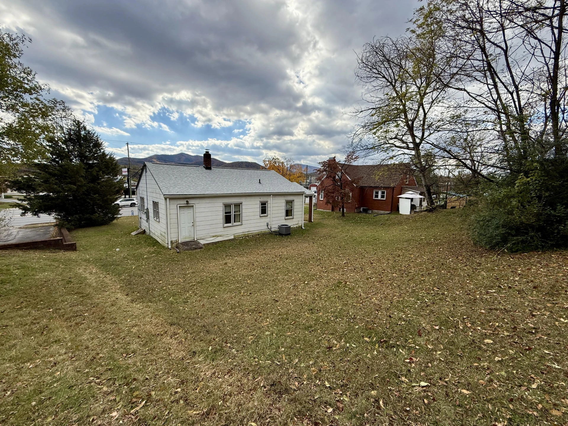 2213 W Main ST - Photo 3