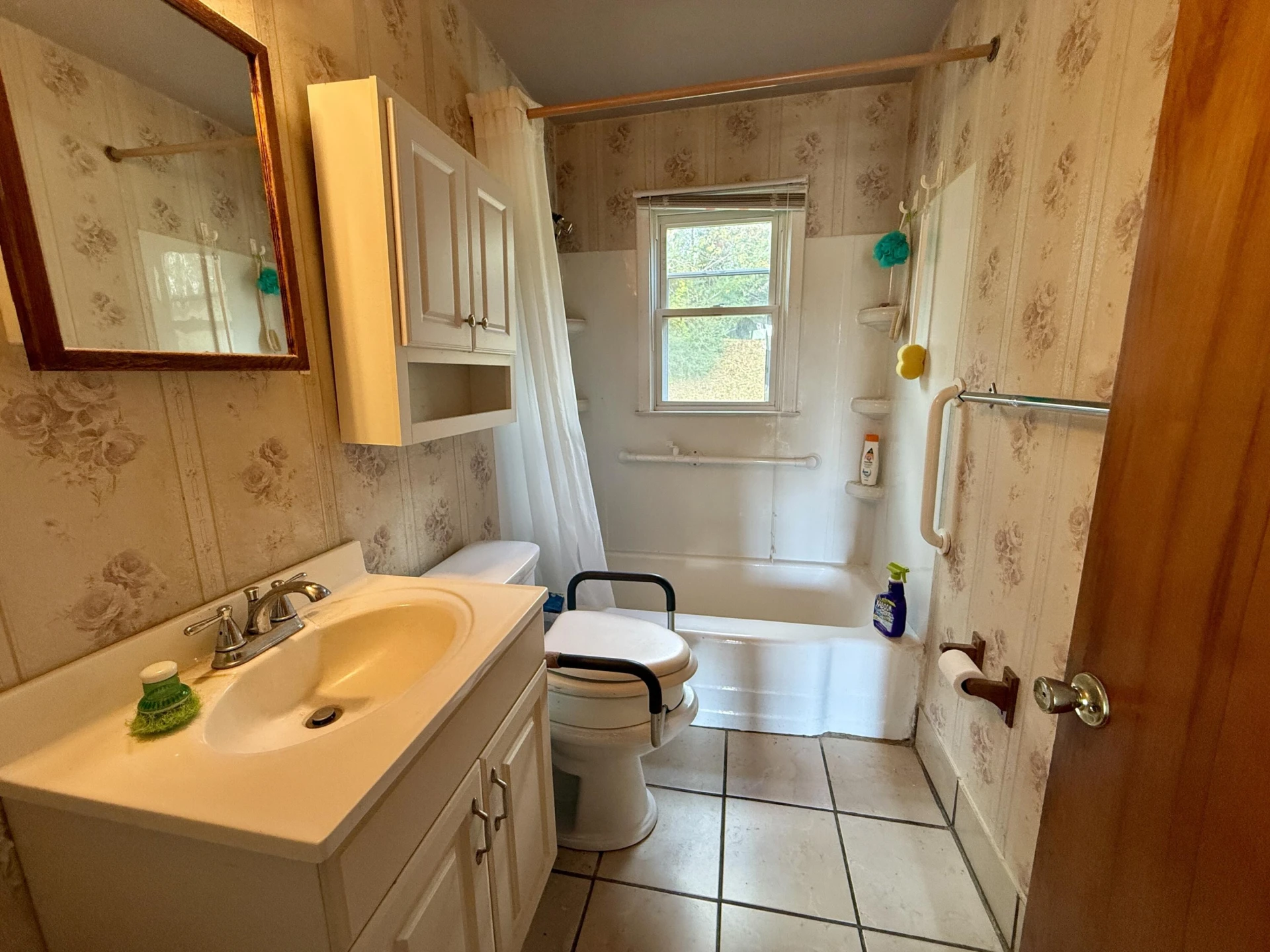 2213 W Main ST - Photo 8