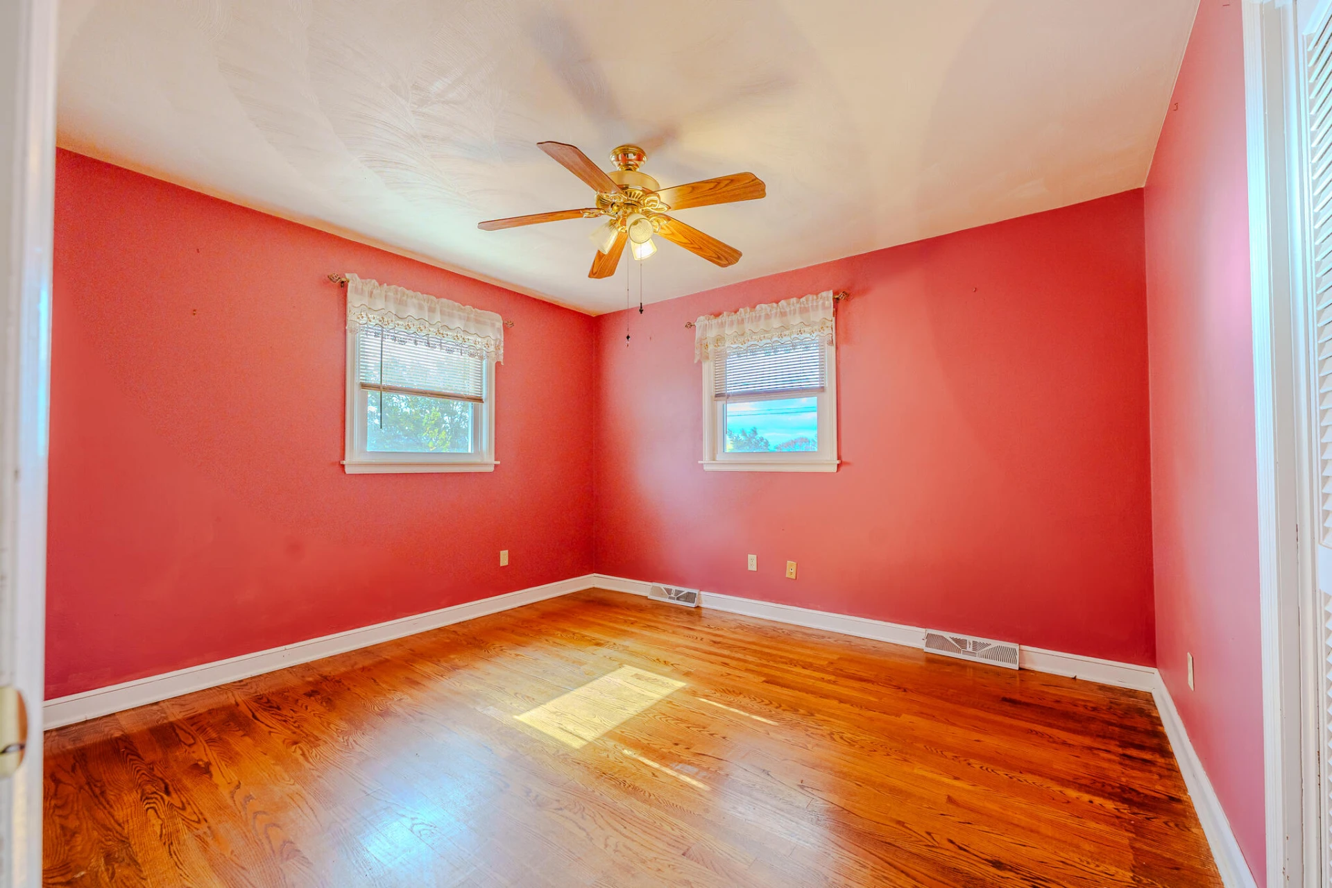 5570 Meadowcrest ST - Photo 20