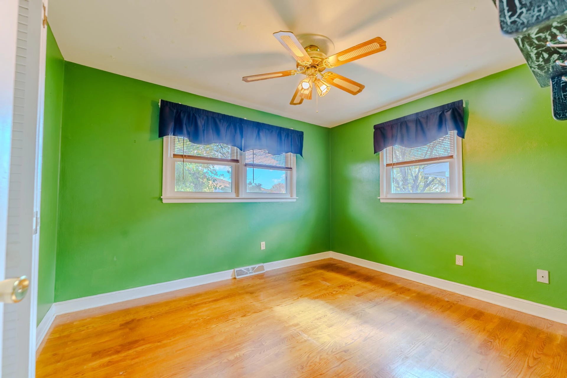 5570 Meadowcrest ST - Photo 23