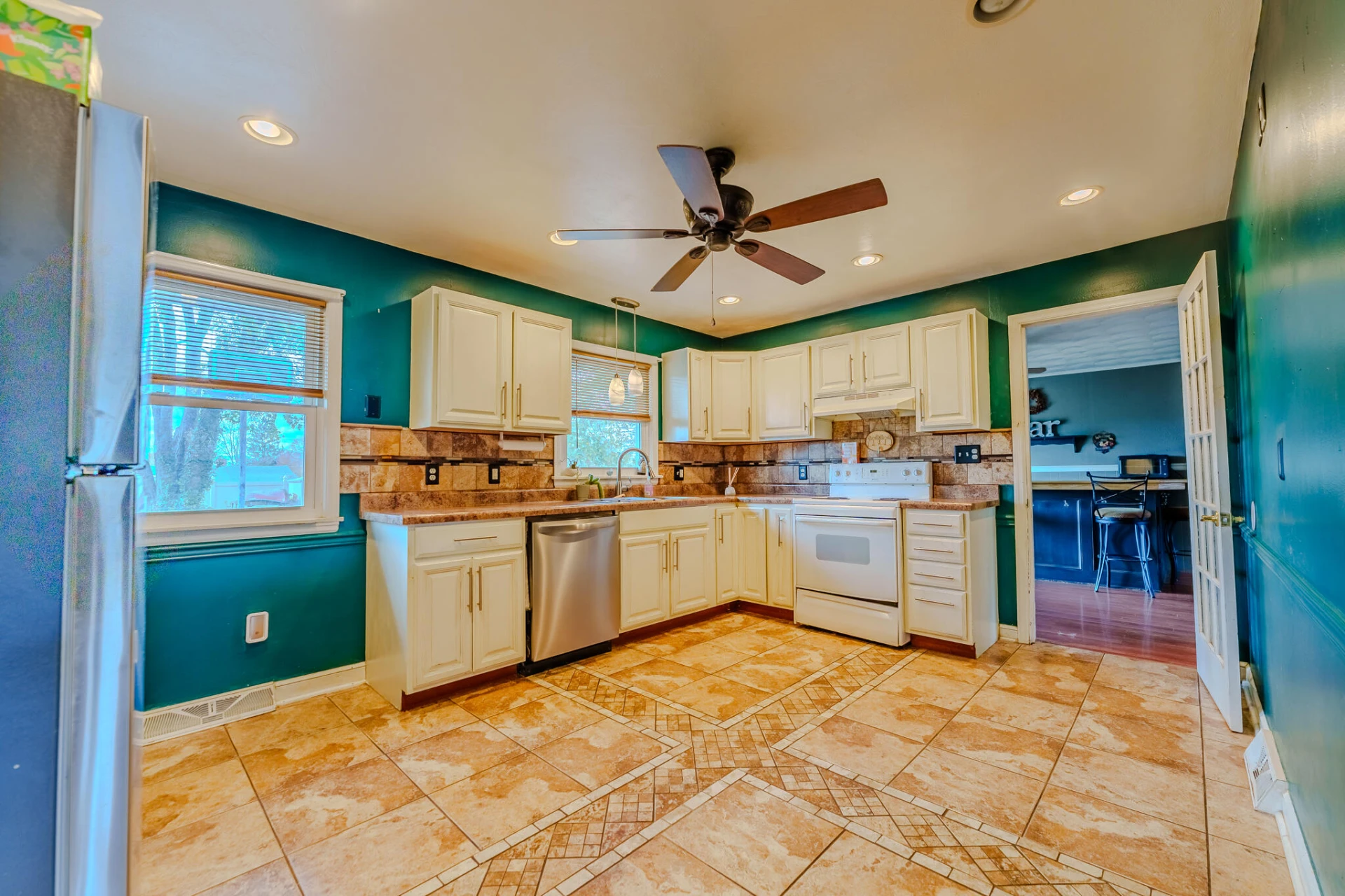 5570 Meadowcrest ST - Photo 25