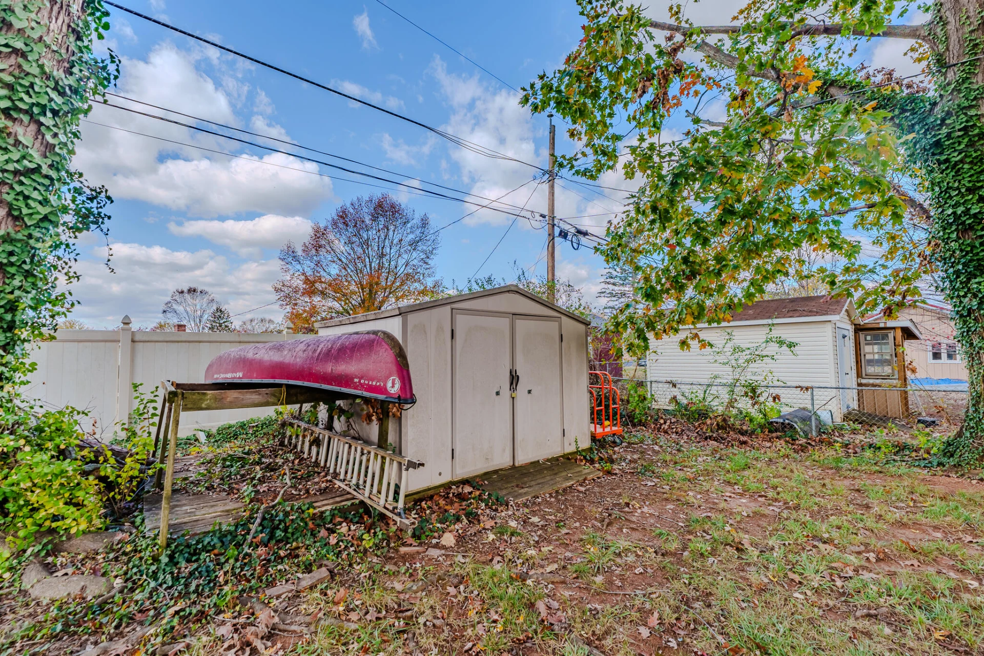 5570 Meadowcrest ST - Photo 8