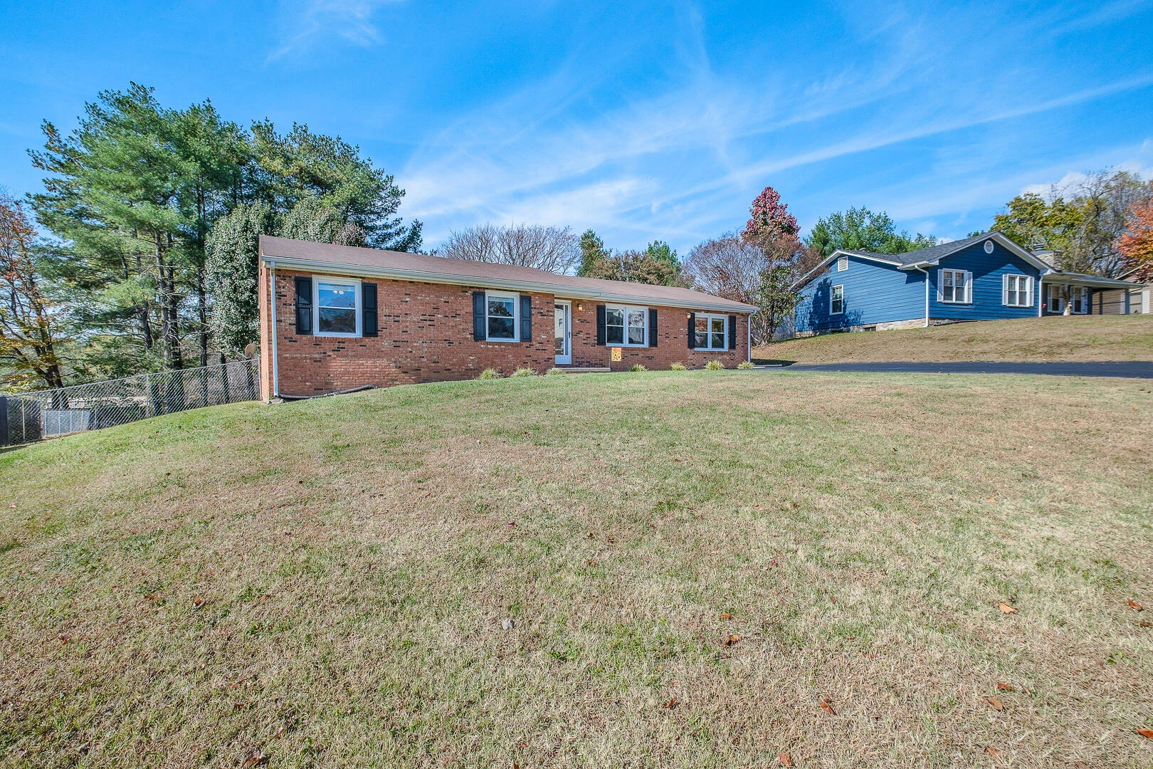 2612 Tulip LN - Photo 3